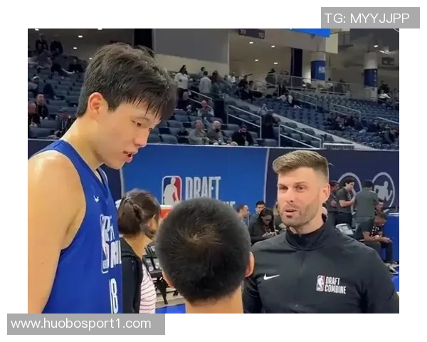 球队主持人杨瀚森与姚明的独特之处及其在篮球场上的不同表现分析