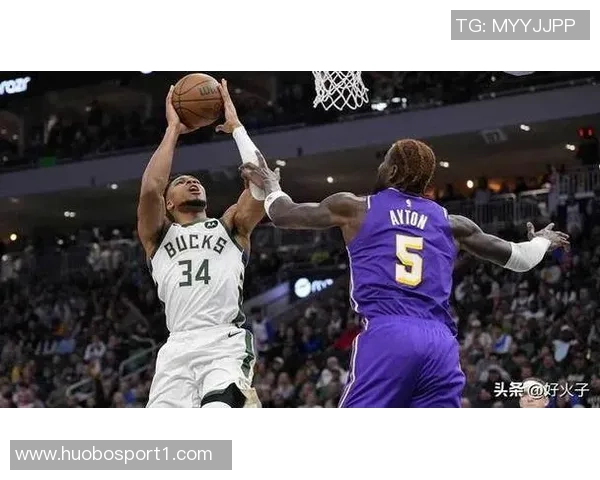 字母哥传球给蒂耶罗后者在社交媒体上致敬表达感激之情 字母哥传球给蒂耶罗后者在社交媒体上致敬表达感激之情