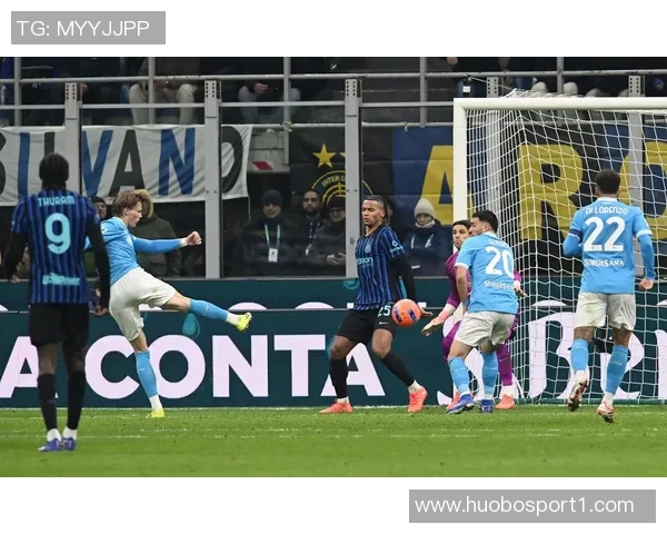 裁判专家指出国米应获点球紫百合后卫存在明显拉拽行为