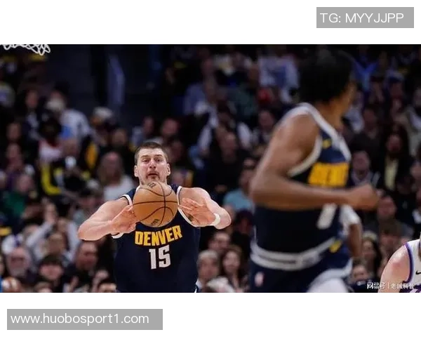 半场战报太阳落后掘金布克与狄龙合力贡献24分约基奇助攻表现抢眼